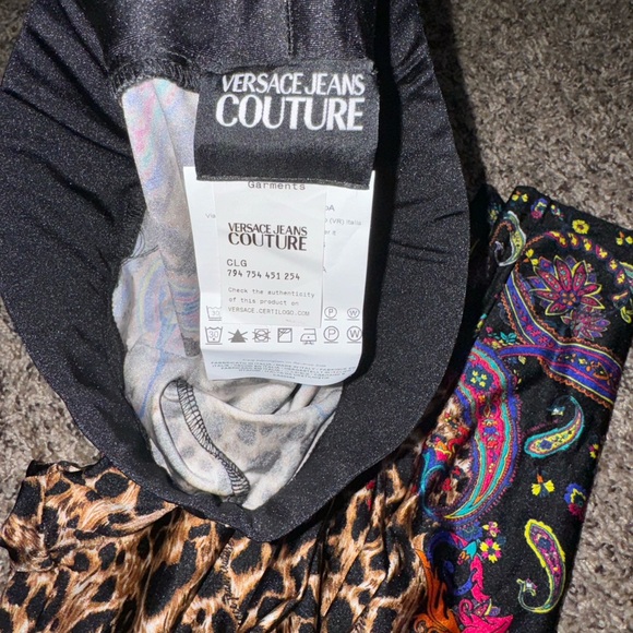 Versace Paisley Print Leggings - Picture 5 of 6